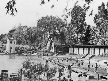 Das Freibad an der Tuchmachergasse (hier ein undatiertes Archivbild) wurde 1937 er&ouml;ffnet. Foto: Archiv G&auml;belein