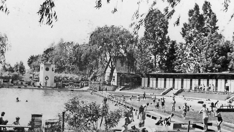 Das Freibad an der Tuchmachergasse (hier ein undatiertes Archivbild) wurde 1937 er&ouml;ffnet. Foto: Archiv G&auml;belein