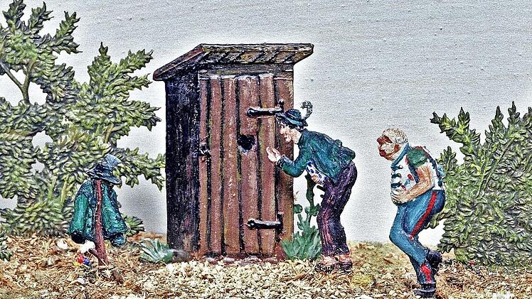 "Bayerische Männer in Not" stellen diese Figuren im Kleinformat im Deutschen Zinnfigurenmuseum auf der Kulmbacher Plassenburg dar.