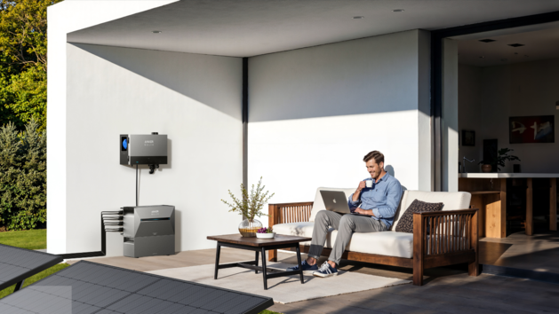 Der Anker SOLIX Power Dock ermöglicht die Erweiterung von Balkonkraftwerken zu leistungsstarken Photovoltaikanlagen mit intelligentem Energiemanagement und hoher Flexibilität.