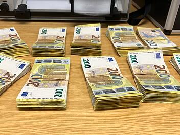 Geldw&auml;sche-Verdacht: Zoll stellt 100.000 Euro Bardgeld sicher