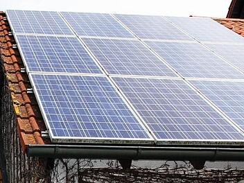 Die Dächer in Weißenbrunn bieten nach Ansicht der Energieagentur Oberfranken noch reichlich Spielraum, um die Gewinnung regenerativer Energien voranzubringen. Foto: Archiv