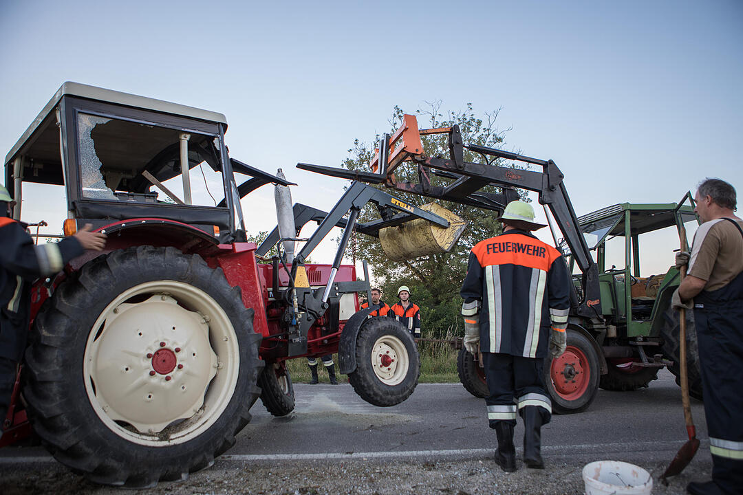 Kreis Ansbach: 22-Jähriger kollidiert bei Heglau mit Traktor
