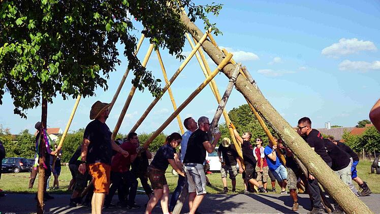 Mittendrin auch die Feuerwehr aus St. Johann