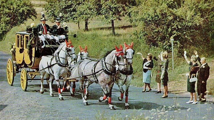 Postkutsche in der Au mit Zuschauern in den 70er Jahren