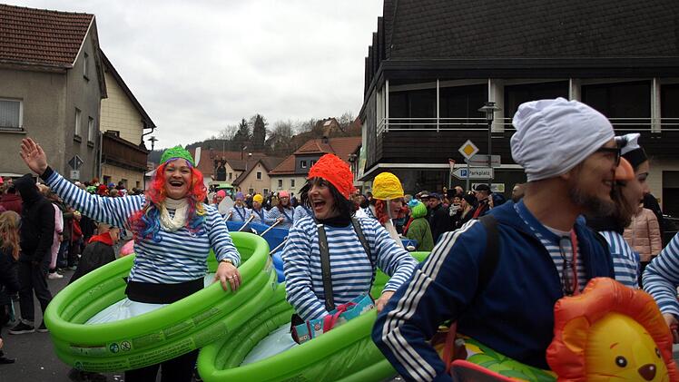 Impressionen vom Faschingsumzug in Steinwiesen. Foto: Susanne Deuerling