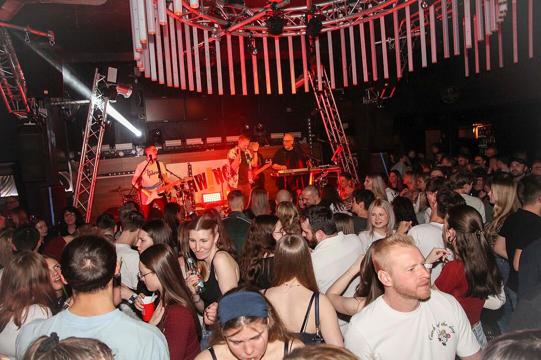 RADSPITZ live im Schwingen Nightlife