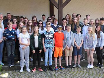 Ein Woche lang erkunden diese 31 Schüler mit ihren fünf Lehrkräften von Ebern aus das Frankenland.