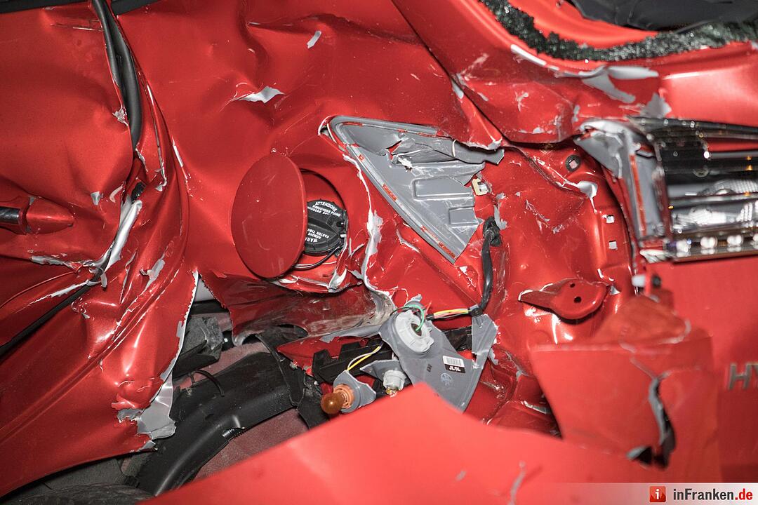 Kreis Roth: Auto kollidiert mit Regionalzug