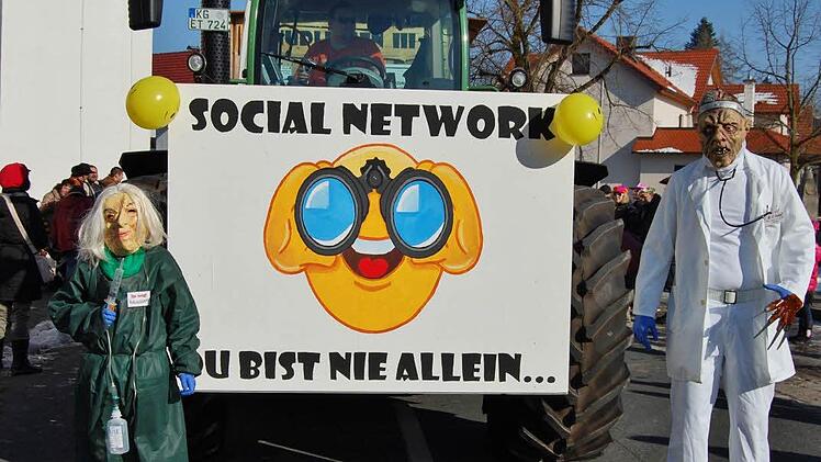 Wer beim Zug von Lauter nach Katzenbach so alles dabei war. Foto: Sigismund von Dobschütz