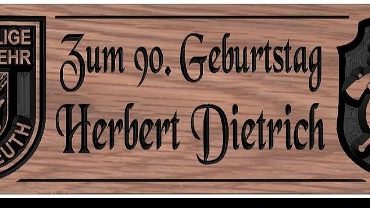 Bubenreuth: Feuerwehr gratuliert &auml;ltestem Kamerad zu hohem runden Geburtstag