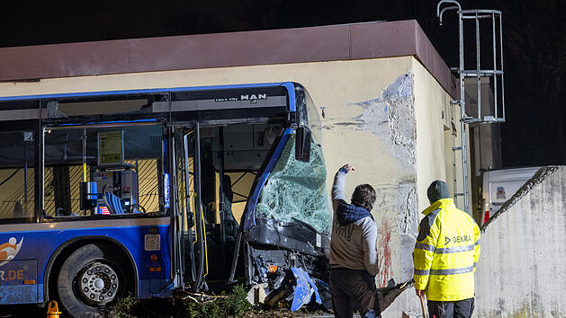 Busunfall mit einer Toten und mehreren Verletzten in M&uuml;nchen