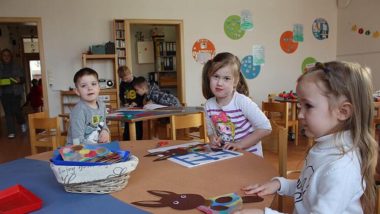 Auch im Kindergarten hat Bildung eine übergeordnete Rolle: Basteln, puzzeln und malen - zu jeder Jahreszeit werden den Kindern die entsprechenden Anlässe nähergebracht. Julia Raab