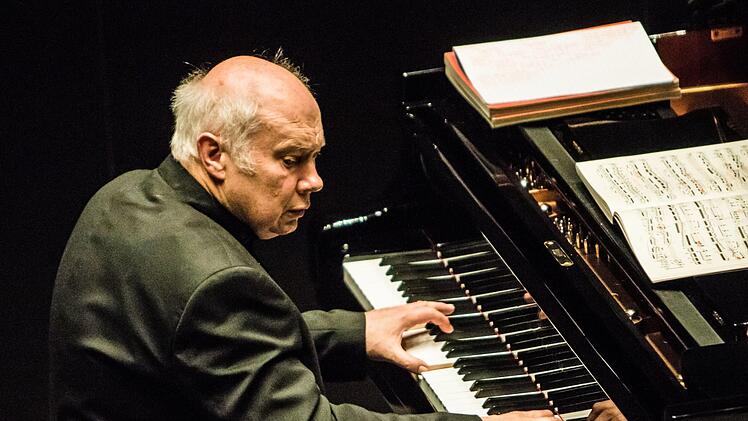 Meisterlicher Pianist, kenntnisreicher Musikerklärer: Michael Leslie beeindruckte mit seinem Beethoven-Abend in Coburg.Foto: Jochen Berger
