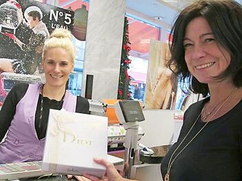 Doppelkauf oder der falsche Duft: Original verpackt und mit Kassenzettel wird die Ware beim Drogeriemarkt Müller problemlos zurückgenommen.