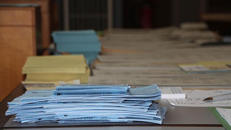 Gleich fünf Wahlscheine sollten die Bürger ausfüllen. Foto: Ulrike Müller