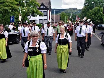 Stark vertreten war der Patenverein aus Burggrub.  Fotos: Gerd Fleischmann