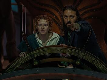 Nemo (Shazad Latif) und Humility (Georgia Flood) erleben in der zehnteiligen ZDFneo-Serie "Nautilus" actionreiche Abenteuer.