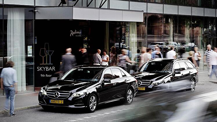Wer mit diesen Taxis fährt, bekommt auch gleich eine Therapie. Foto: Simon Hellsten/Taxi Stockholm/dpa