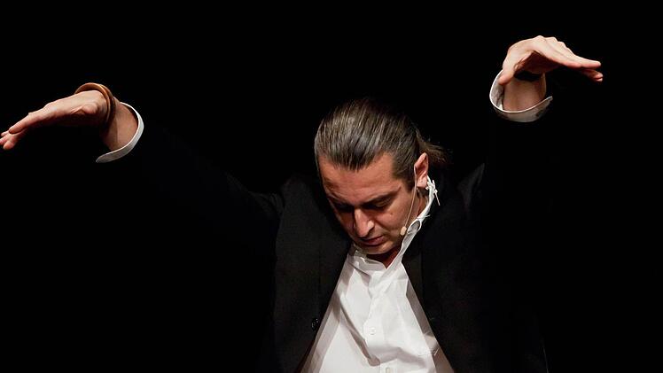 Hagen Rether bei seinem Gastspiel im Coburger Kongresshaus.Foto: Jochen Berger