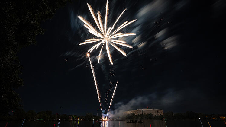 Fulminate Feuerwerk-Show beim 200. N&uuml;rnberger Volksfest