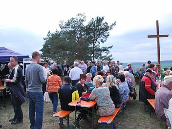 Segnung des neuen Gipfelkreuzes Fotos: Manfred Mellenthin