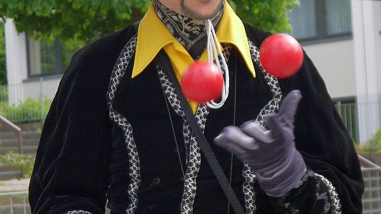 Impressoionen vom Auftakt des 26. internationalen Puppenfestivals in Neustadt. Foto: Berthold Köhler