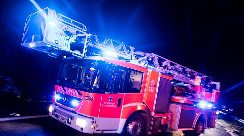 Kalchreuth: Wohnwagen und Zelt auf Campingplatz in Vollbrand - ein Verletzter