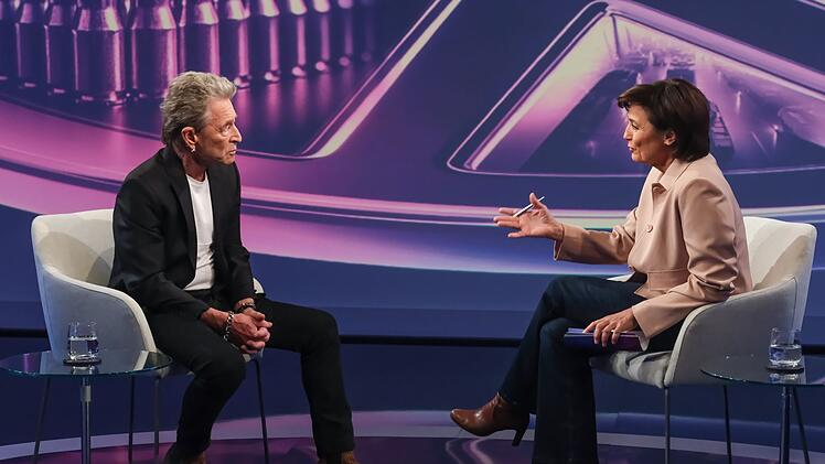 Im Gespr&auml;ch mit Sandra Maischberger erkl&auml;rt Musiker Peter Maffay: "Ich bin optimistisch, aber es f&auml;llt mir immer schwerer."