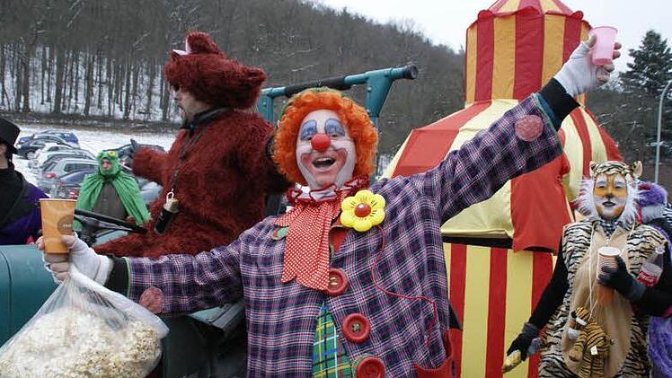 Die Stimmung war klasse beim Althütter Faschingszug.Alle Fotos: Sabine Weinbeer