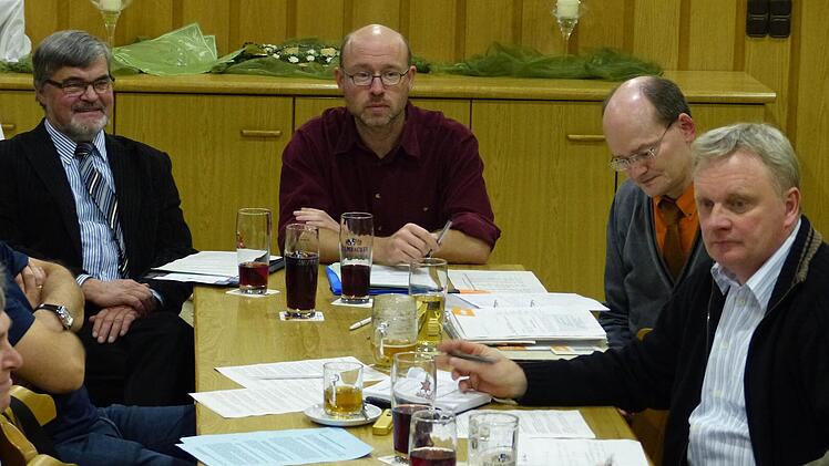 Bei der Nominierungsversammlung in Zeil, von links: Landratskandidat Klemens Albert, Kreisvorsitzender Stefan Zettelmeier, Dieter Sauer und Kreisrat Rainer Baumgärtner.