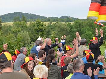 Begeisterung beim Public Viewing am Salinenblick in der Au. Fotos: Peter Rauch