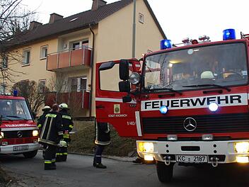 Die Feuerwehr Kronach rückte am Sonntagabend in die Jakob-Degen-Straße aus. Foto: Marco Meißner