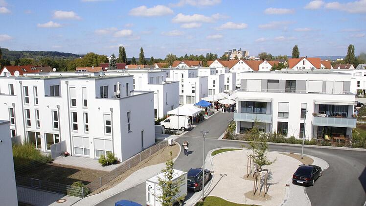 Wo einst das Forchheimer Hallenbad war, ist nun eine Wohnsiedlung zu finden. Foto: Josef Hofbauer