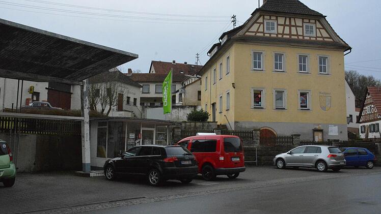 Auch der Bereich um das historische Rathaus soll neu gestaltet werden. Foto: Schmidt