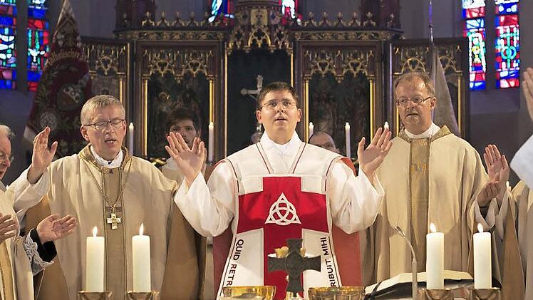 Als Pater Konrad feierte Maximilian Ludwig seine Heimatprimiz. Für den Weg ins Kloster hat er sich auch wegen des geregelten Ablaufs entschieden. Ein Leben im Weltpriestertum könne er sich nicht vorstellen. Foto: Mariell Dörrschmidt