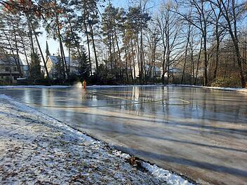 Erlangen: Stadt überrascht mit zwei neuen Eisflächen Erlangen: Stadt überrascht mit zwei neuen Eisflächen
