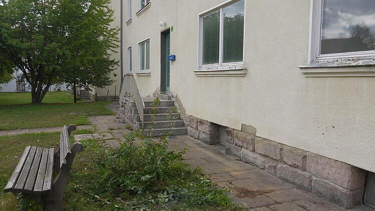 Nicht mehr sanierbar: Die alten Wohnblocks in der Straße "Unterm Buchberg" werden abgerissen und durch barrierefreie Neubauten ersetzt.Foto: Berthold Köhler