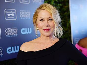 "Schrecklich nette Familie"-Star unheilbar krank - Gesundheits-Update Christina Applegate leidet an Multipler Sklerose.