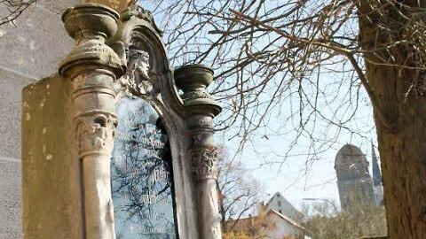 Eines der ältesten Gräber auf dem Seßlacher Friedhof stammt aus dem 19. Jahrhundert.
