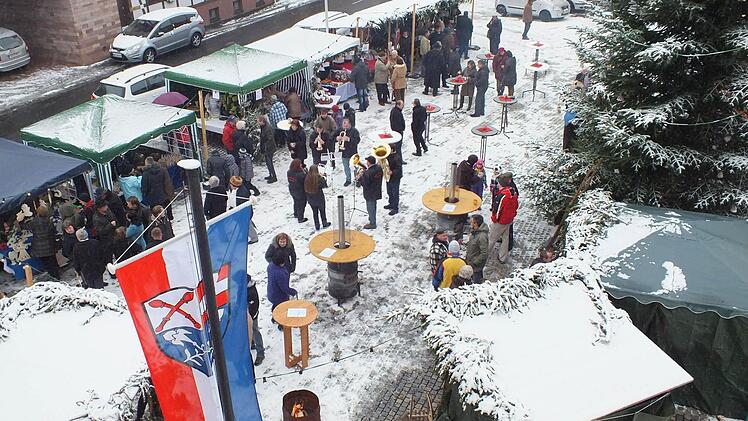 Der Plätzlesmoadd in Burkardroth am 1. Advent Foto: Björn Hein/Archiv