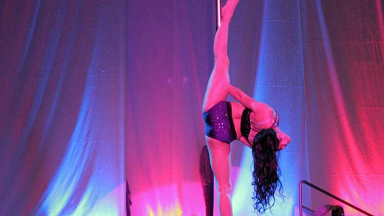Europameisterin im Pole-Dance: Natalie Schönberger aus Hirschaid. Foto: Merzbach