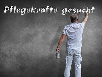 Der Landkreis möchte Lücken beim Pflegepersonal mit jungen Kräften aus dem Kosovo schließen, die hier ausgebildet werden. Foto: CT-Archiv