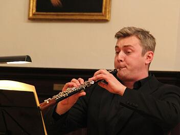 Ivan Podyomov war Stargast beim Benefizkonzert "Romantische Glut -klassische Schönheit". Foto: Mariell Dörrschmidt