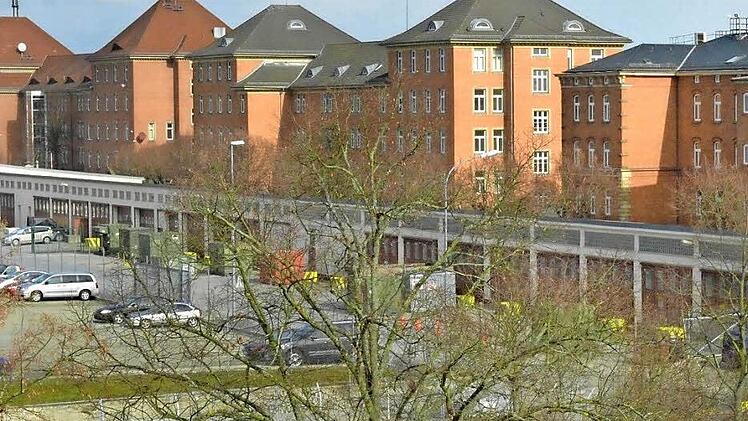 Auch das US-Hauptquartier an der Wörthstraße erhält Fernwärme. Die Gebäude sind denkmalgeschützt. Foto: Ronald Rinklef