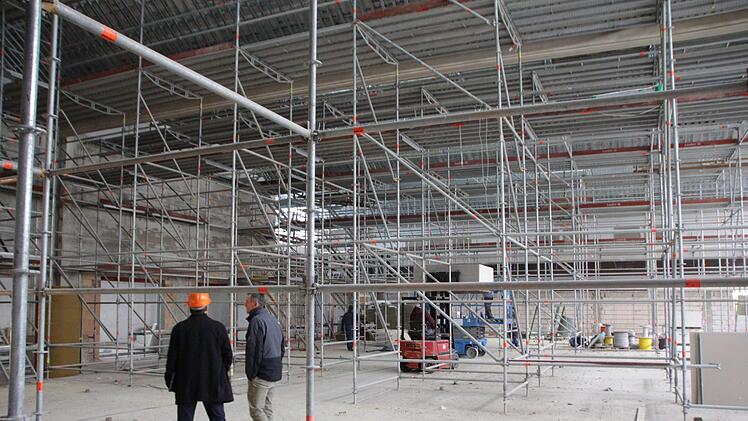 Die Besenbinder wollen schon im Februar eine Prunksitzung in der dann vermutlich aber noch Rohbauhalle veranstalten.