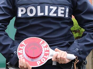 Da wird jeder Autofahrer nervös: Wenn  er bei einer Verkehrskontrolle von der Polizei angehalten wird. Foto: Stephan Tiroch