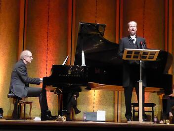 Der Bariton Peter Schöne und Jan Philip Schulze am Flügel. Foto: Gerhild Ahnert