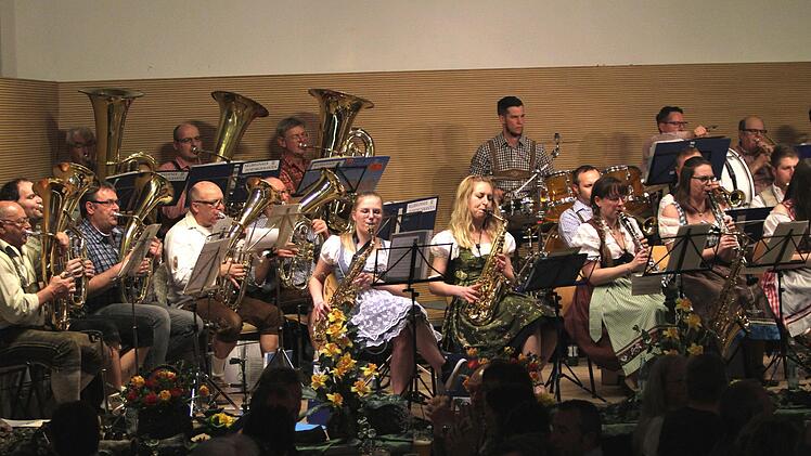 Für zünftige musikalische Stimmung sorgten die "Neubrunner Dorfmusikanten"