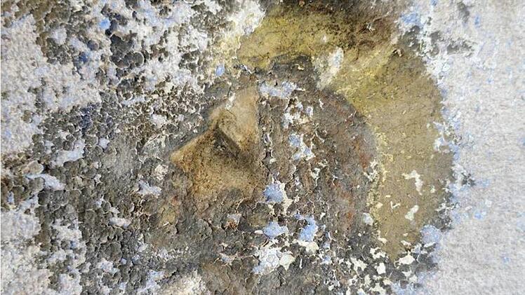 Erhalten und teilrestauriert werden soll in der Alten Mühle das durch Zufall entdeckte, wohl ein paar hundert Jahre alte Bildnis eines betenden Jesus. Es könnte später zum Blickfang für zukünftige Besuchergenerationen werden. Foto: Gemeinde